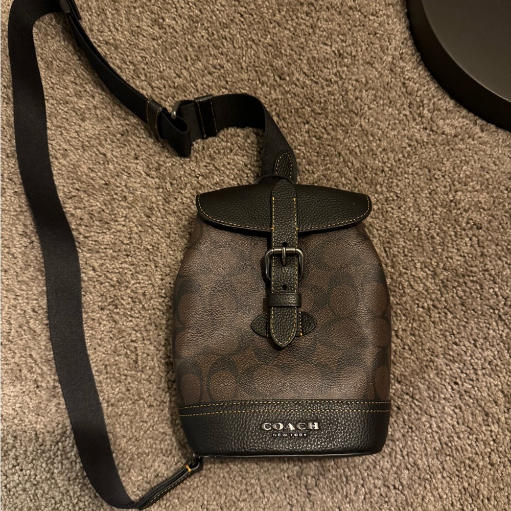 AUTHENTIC Hudson Small Pack In Signature Canvas